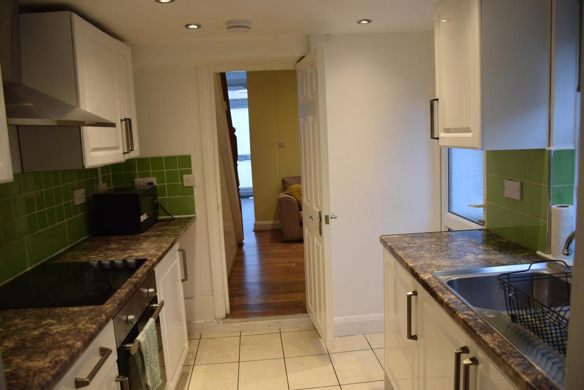 Three Bedroom House Lancaster Road London Exteriör bild