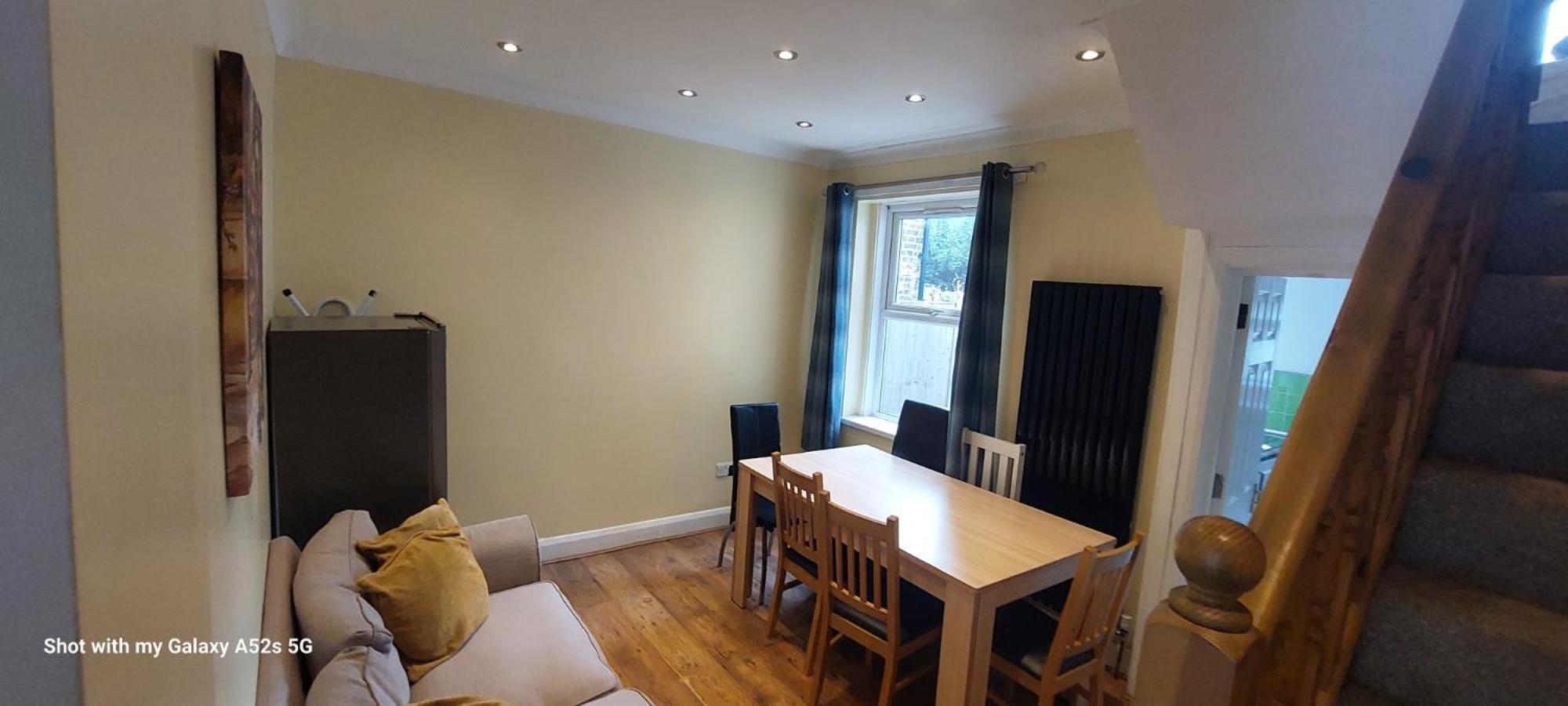 Three Bedroom House Lancaster Road London Exteriör bild