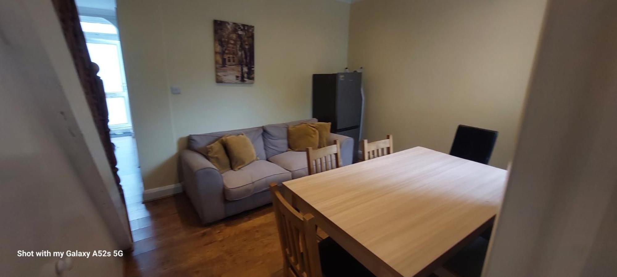 Three Bedroom House Lancaster Road London Exteriör bild